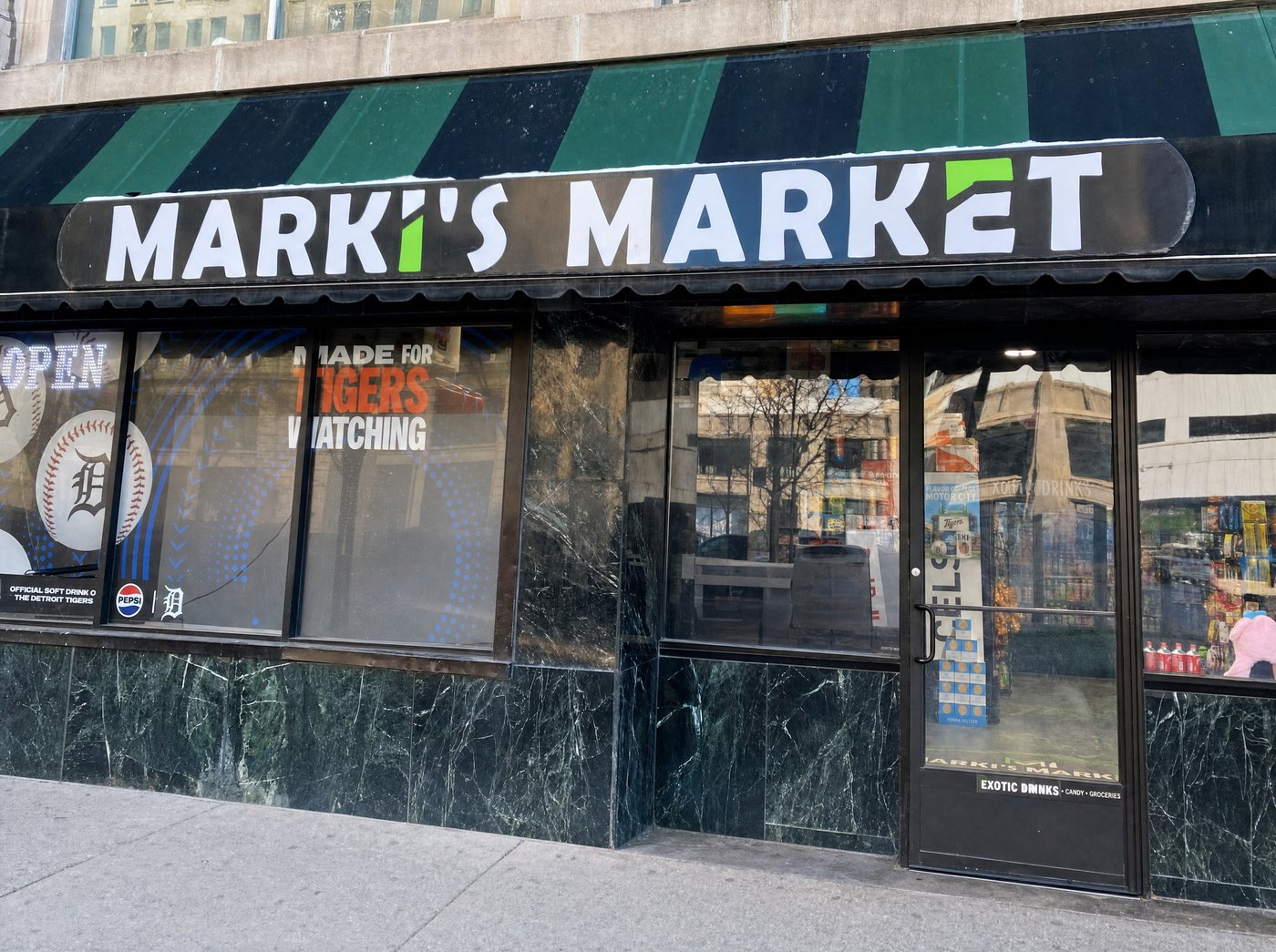 Washington Blvd storefront photo 5